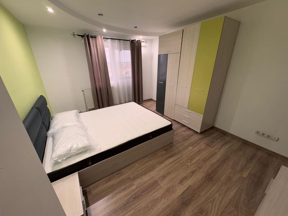Închiriez apartament 3 camere 450 euro
