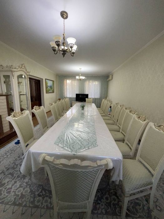 очень красивый стол для гостей