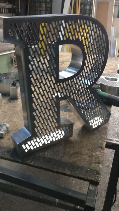 Лазерный резка метал