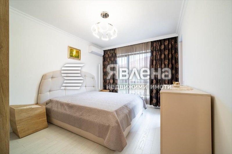 Продава се Двустаен апартамент в Варна, Център - 86 кв.м за 3721 €/кв.м - Снимка #8