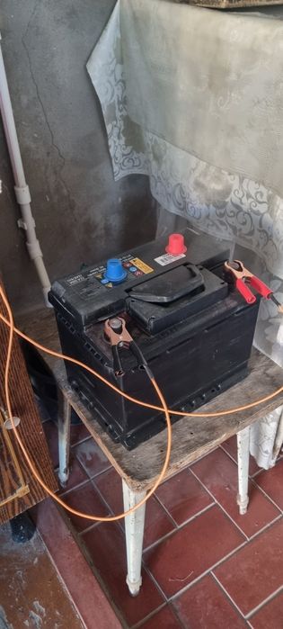 Зарядное устроиства для автомобиля