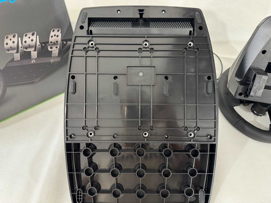 Волан с педали - Logitech G920