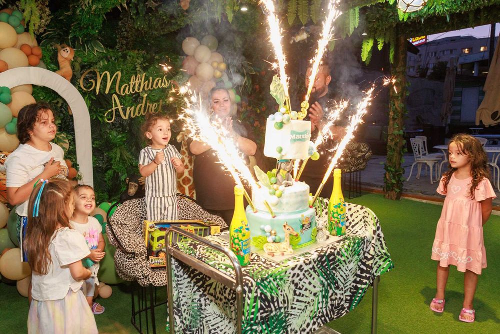 Fotograf -evenimente,botez,cununie, sedinte foto copii,familie,culinar