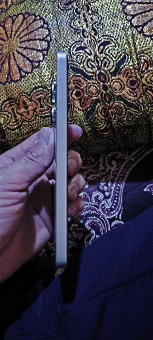 Redmi Not 13 full 8/128 ideal deyarli yangi 1 qol ishlatilgan tel.