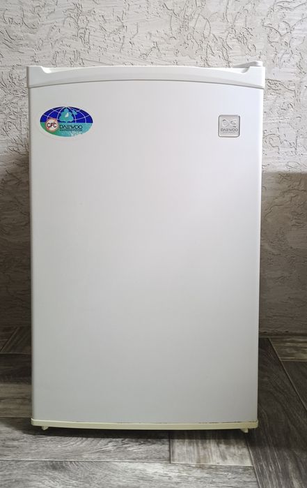 Продам небольшой холодильник б/у