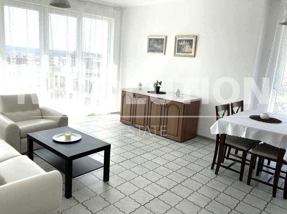 Тристаен апартамент в жк. Левски/ Възможност за паркомясто или гараж!