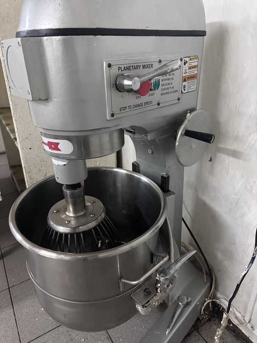 СРОЧНО Миксер 50 л