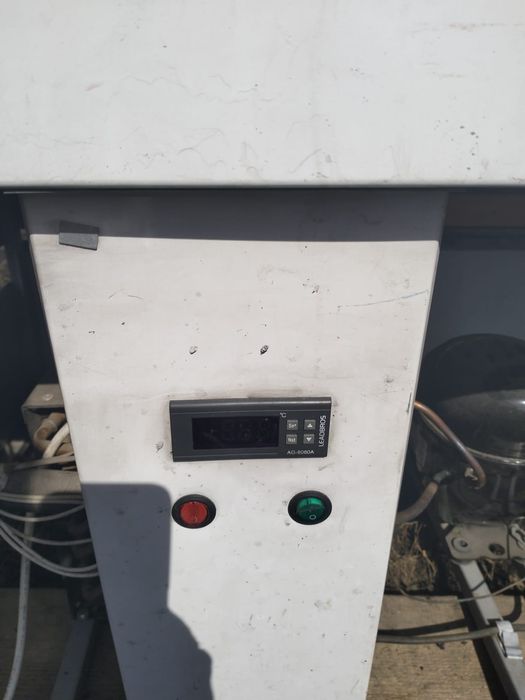 Холодильник для магазина