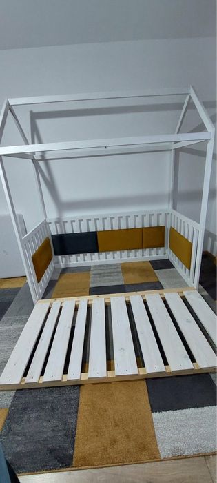 Pat montessori tip casuta pe podea pentru copii