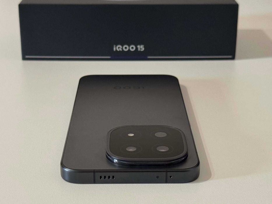 Бартер! НОВ! iQOO 15 Alpha (Черен) Elite Gen 5 / 7000mAh
