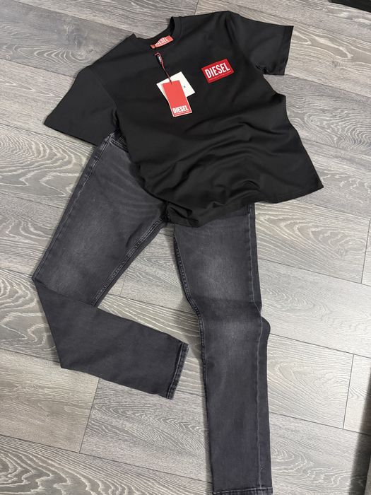 Blugi hugo calitate superioars 2 piese tricou si blugi