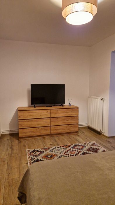 Inchiriez apartament cu 2 camere
