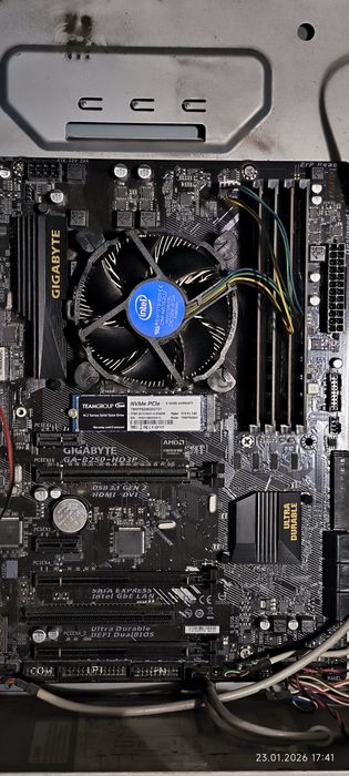 I5-6402 / Gigabyte B250-DS3H / 4x8GB /1070 8GB