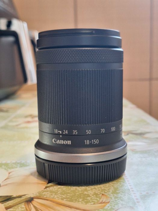 Obiectiv Canon RF-S 18-150mm F3.5-6.3 IS STM