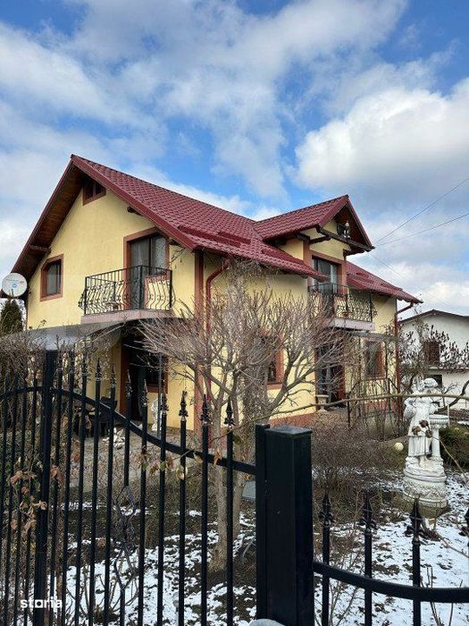 Casa individuala, 200 mp, 600 teren, in Falticeni