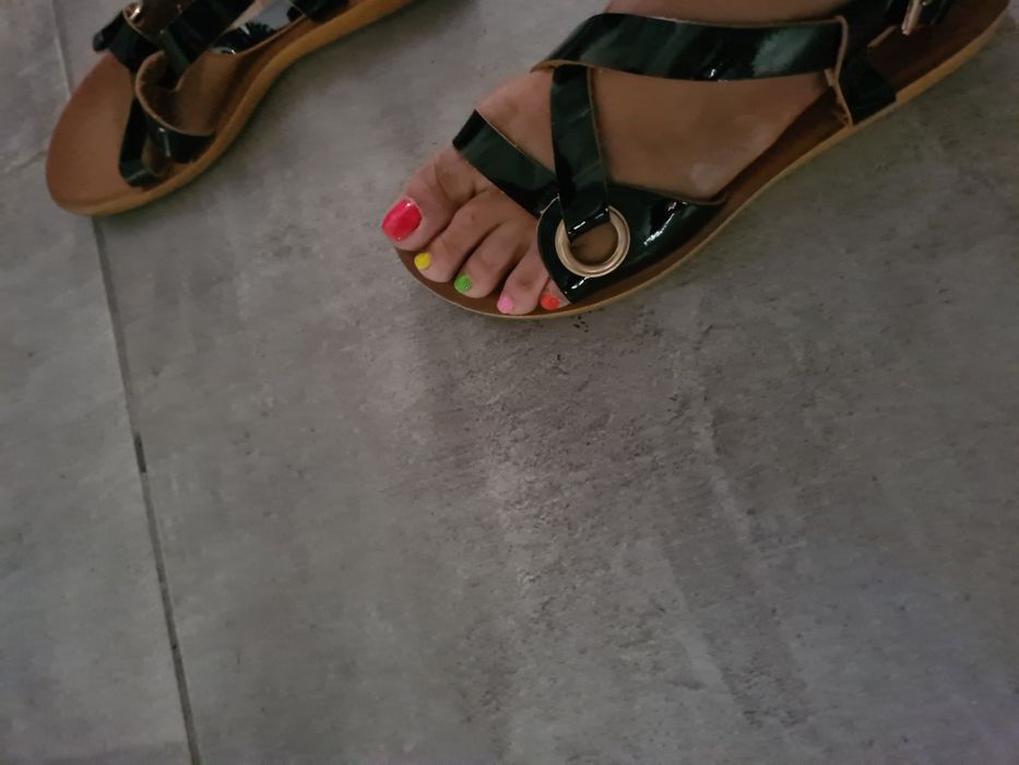 Sandale negre, din lac, marimea 38