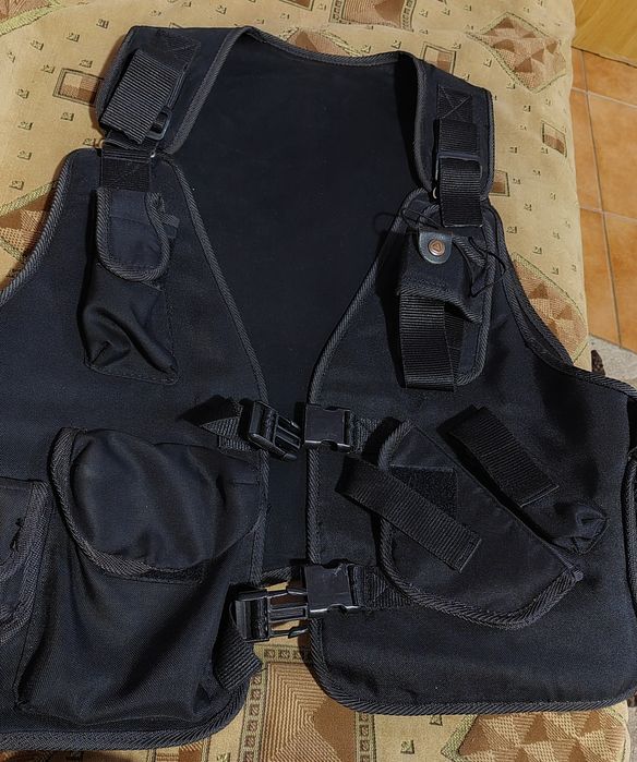 Vesta tactica agent de paza