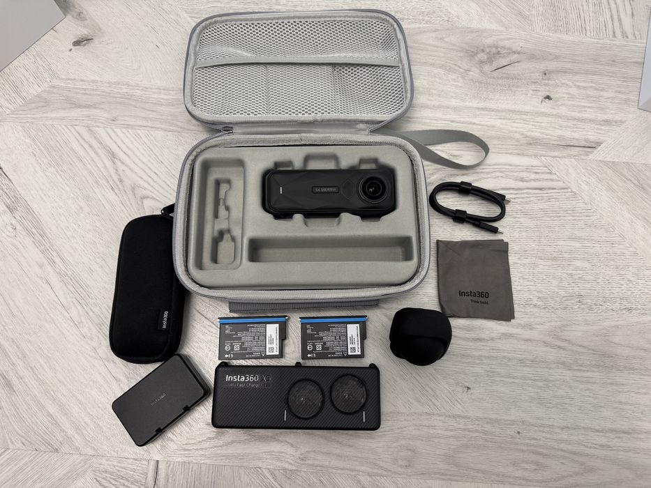 Insta360 X5 Essential Kit 360° 8K + аксесоари (Гаранция до 14/11/2027)
