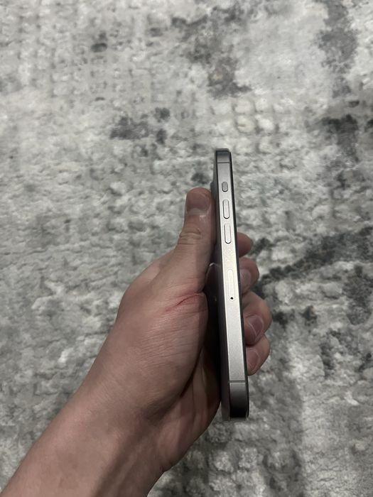 iPhone 15 Pro Natural Titanium