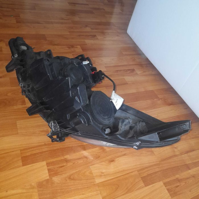 Фар десен за пежо 207