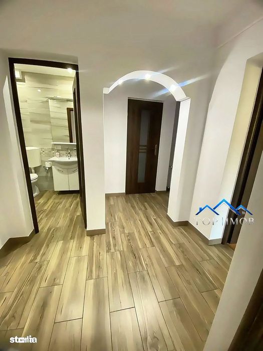 PRIMA INCHIRIERE, 2 decomandate etajul 3, renovat, totul nou, Energiei — fotografia 1