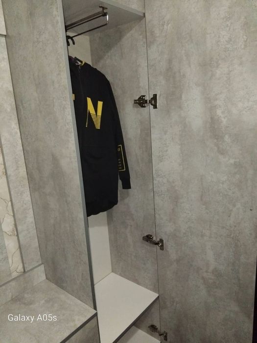 Продам прихожу новую