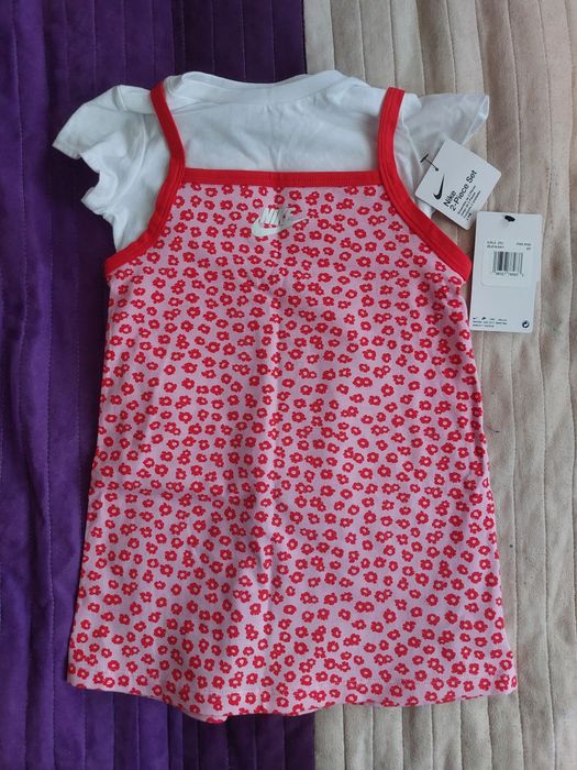 Set Nike tricou și rochita