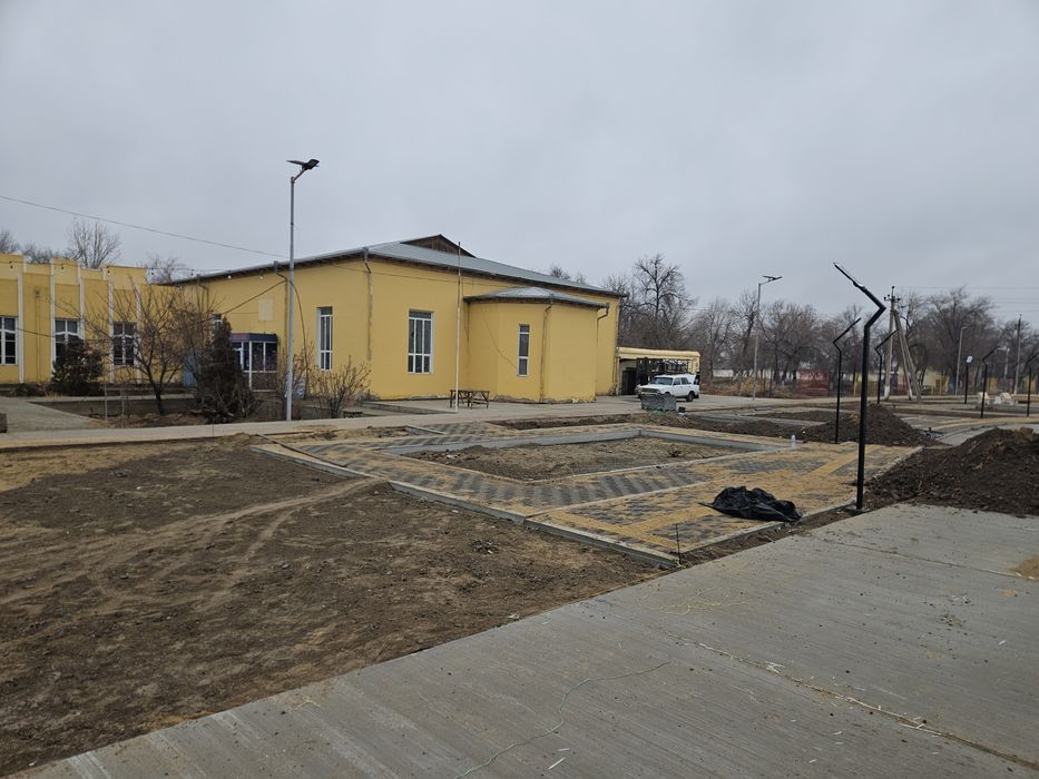 Нотурар бино сотилади