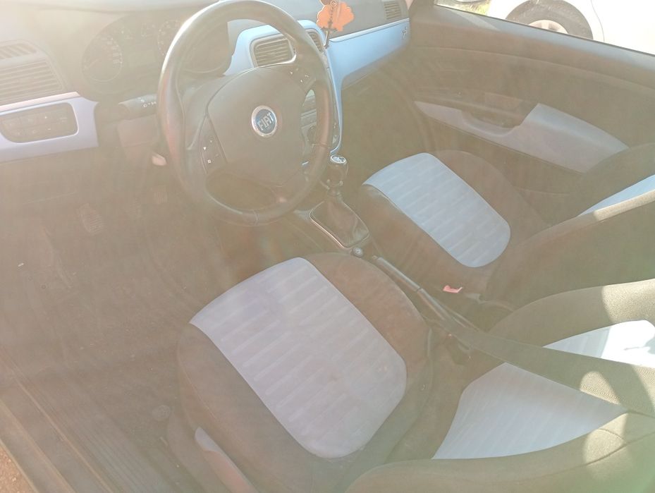 Vand fiat punto /schimb cu animale