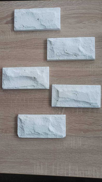 Гипсови тухлички за стена