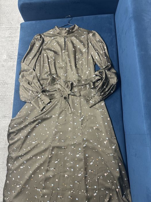 Платье женское продам