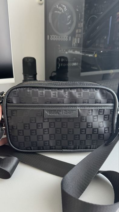 Продам новую барсетку из бершки, оригинал, продаю по ненадобности.