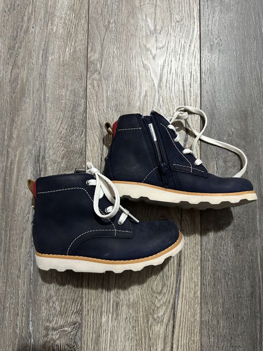 Ghete baietei Clarks