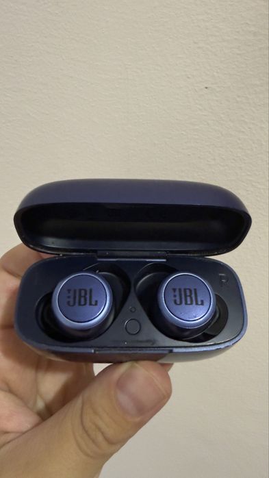 Беспроводные наушники JBL