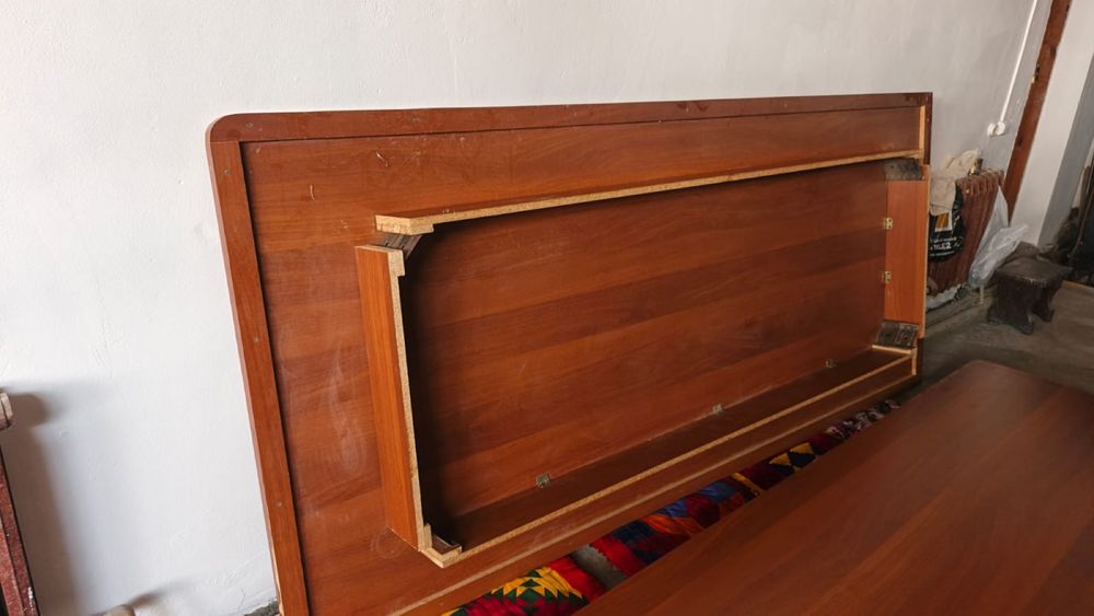 Стол в хорошем состоянии