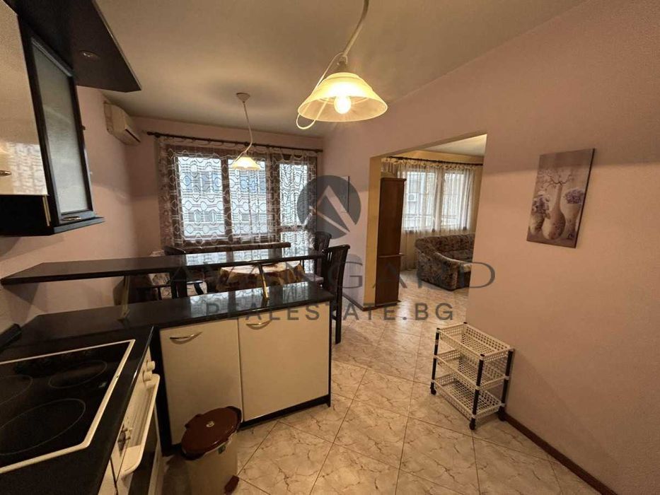 Продава се Тристаен апартамент в Пловдив, Кършияка - 104 кв.м за 1827 €/кв.м - Снимка #2