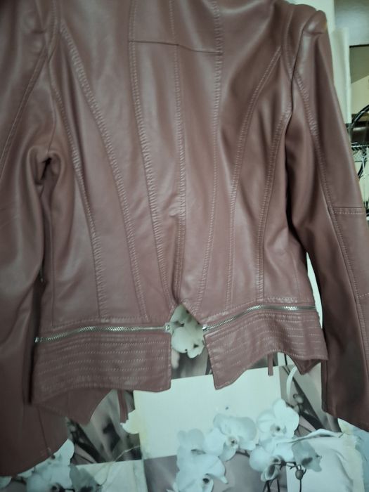 Дамско кожено яке