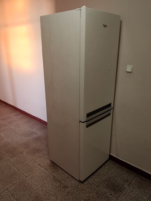 Подарявам хладилник Whirlpool