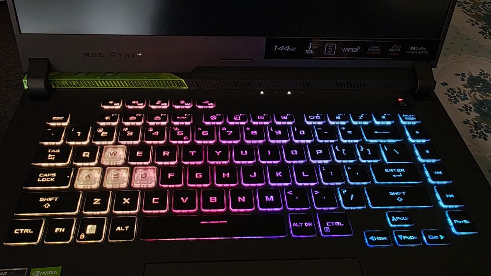 ASUS ROG Strix Gaming Full