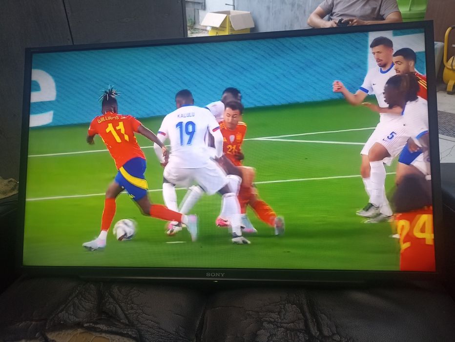 Sony Smart TV 102 диагональ