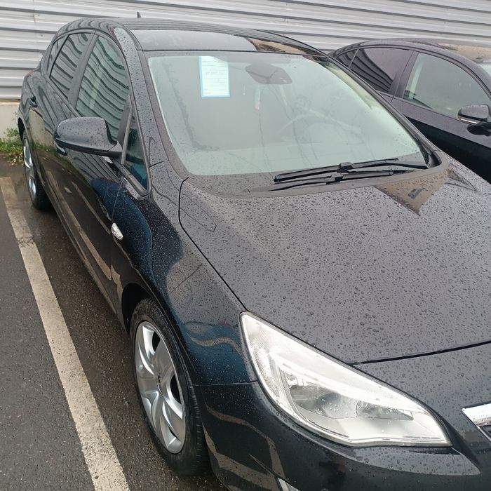 Opel Astra 2011, diesel 182 000k,tel 0747362778m