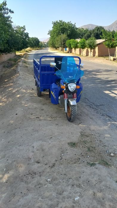 Motorol sotiladi. To‘liq ma'lumot tel. orqali