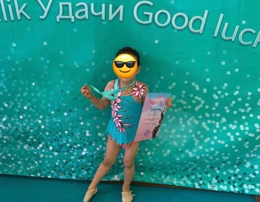 Продам купальник для гимнастики