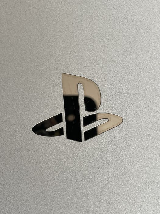 PlayStation 4 Pro Glacier White  impecabila, putin utilizat