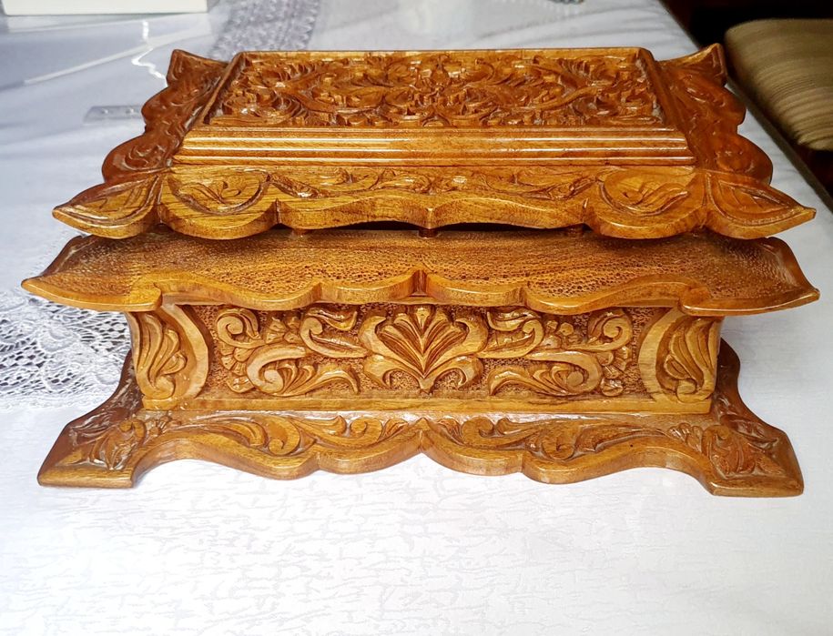 Шкатулка из ореха