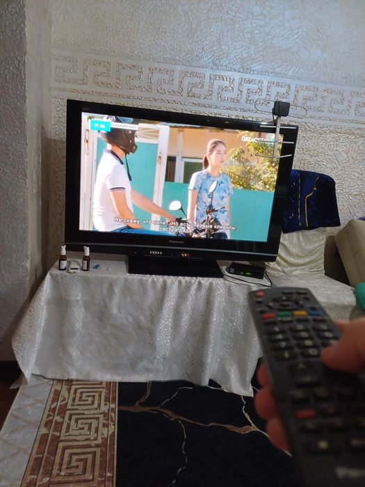 Продам большой телевизор Panasonic viera