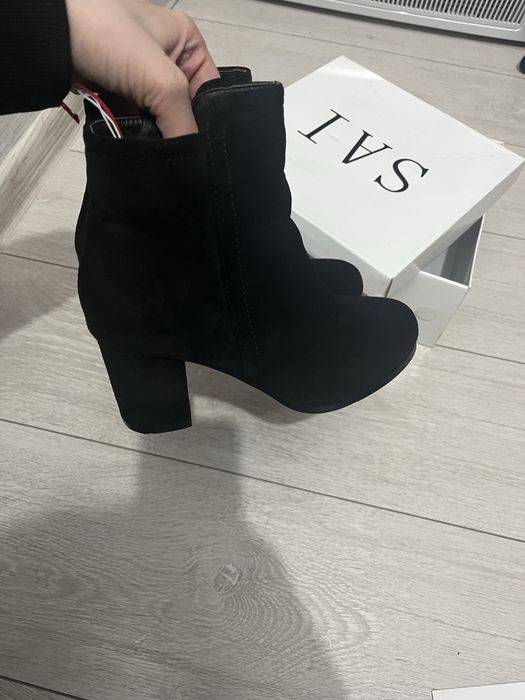 Дамски обувки номер 36