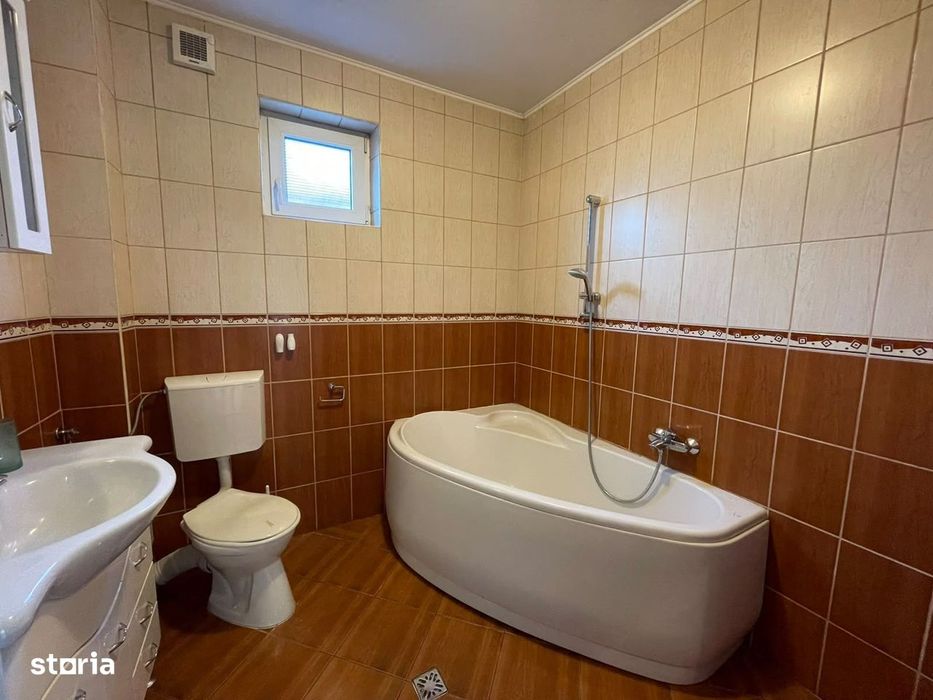 Casa individuala - 4 camere, 2 bai - Terezian