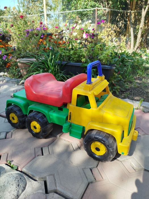 Продам детскую машину