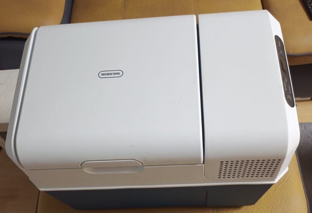 Хладилник,фризер 12/220 v Mobicool Mcf32